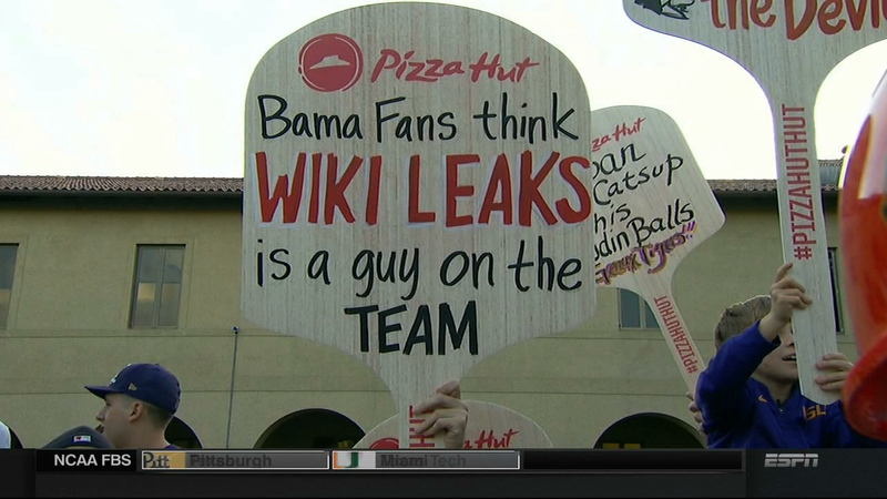 Illustration for article titled Grab 'Em By The Saban: Your Baton Rouge College GameDay Sign Roundup